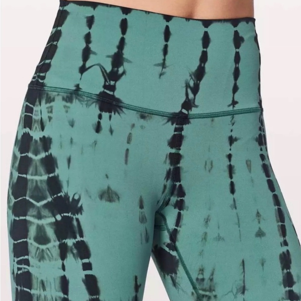 Lululemon Athletica Teal and Black Patterned Leggings